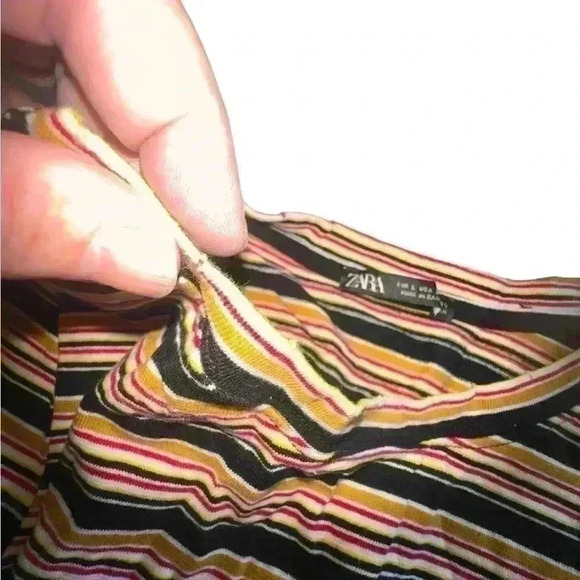 Zara large‎ scoop neck short sleeve stripe T-shirt notched edge detail. Stretchy - Picture 4 of 8